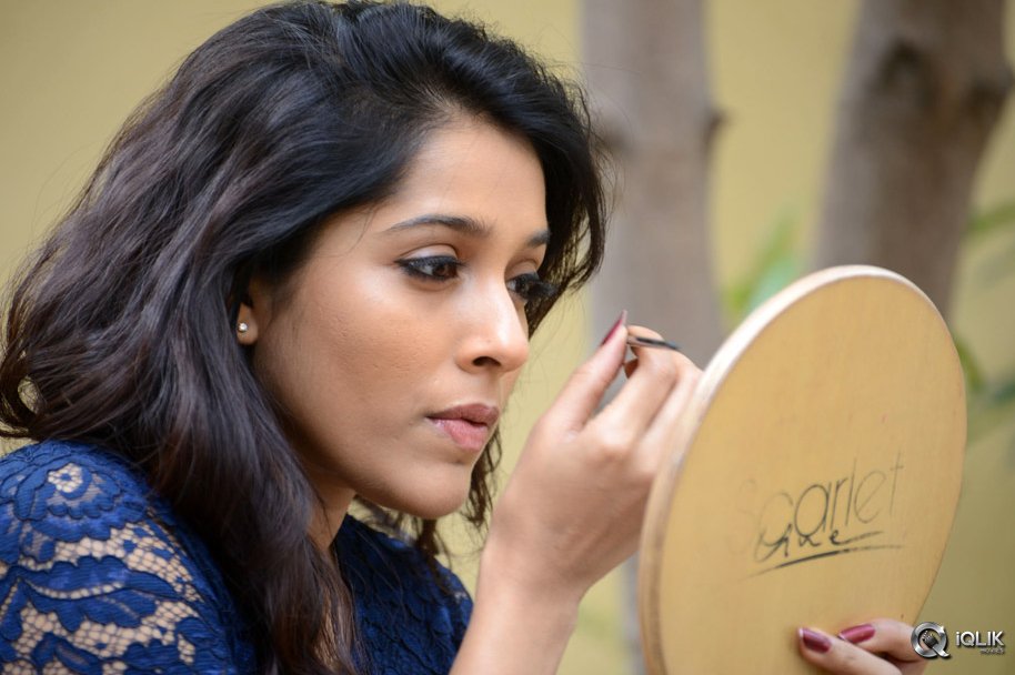 Rashmi-Gautam-Interview-About-Guntur-Talkies